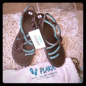 Plaka sandals
